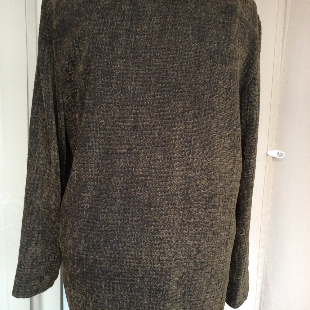 Lightweight jacket - Picture 3 of 8